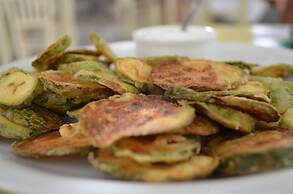 Faros Villa small hotel & restaurant