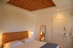Faros Villa small hotel & restaurant