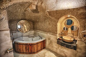 Traveller's Cave Hotel