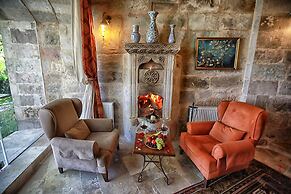 Traveller's Cave Hotel