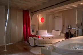 SUITE SISTINA FOR BRAVE LOVERS