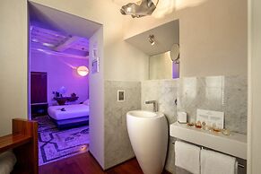 SUITE SISTINA FOR BRAVE LOVERS
