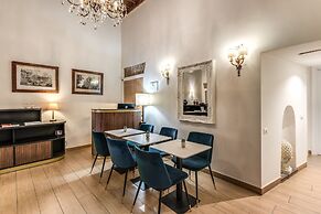 Little Queen Suite
