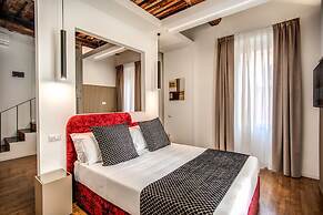 Little Queen Suite