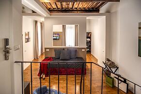 Little Queen Suite