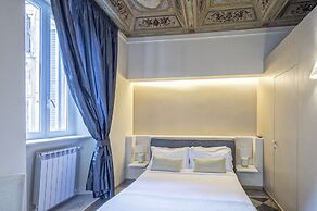 Little Queen Suite