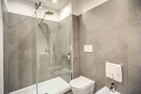 Little Queen Suite