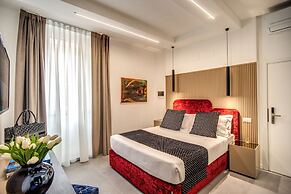 Little Queen Suite