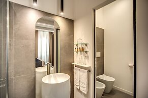 Little Queen Suite