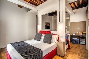 Little Queen Suite