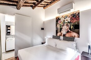 Little Queen Suite