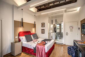 Little Queen Suite