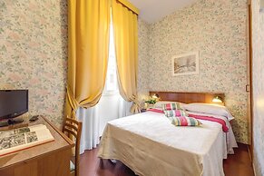 Hotel Corona