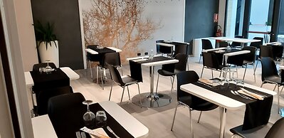 Continental Urban Art Hotel