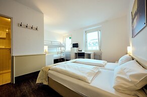 The 4 You Hostel & Hotel