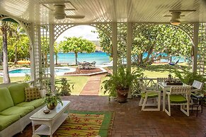 Seagrapes 5br by Jamaican Treasures