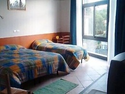 Lastra Bed & Car