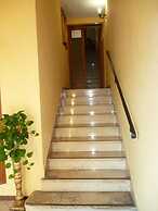 Lastra Bed & Car