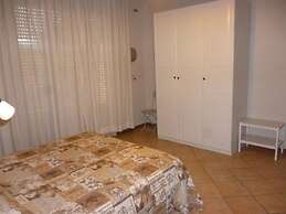 Lastra Bed & Car