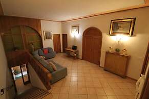 Lastra Bed & Car