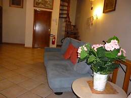 Lastra Bed & Car