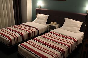 Yasha Hotel