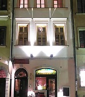 Duval Serviced Apartments
