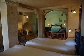 Elkep Evi Cave Hotel