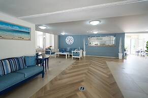 Summery Hotel
