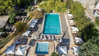 Summery Hotel