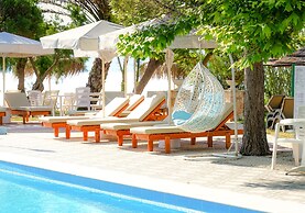 Summery Hotel