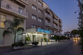 Summery Hotel