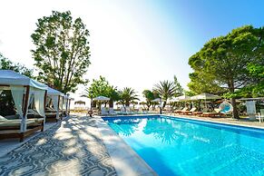 Summery Hotel