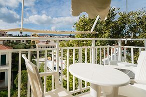 Summery Hotel