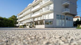 Summery Hotel