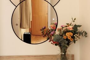 Blume Cruz Suites