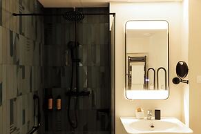 Blume Cruz Suites