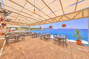Hera Hotel