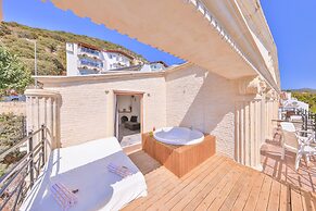 Hera Hotel