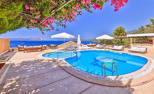 Hera Hotel