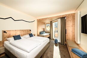 Dips&Drops – SUPERIOR HOTEL · SPORTS · SPA · RESTAURANTS
