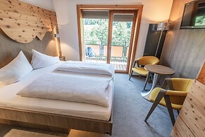 Dips&Drops – SUPERIOR HOTEL · SPORTS · SPA · RESTAURANTS