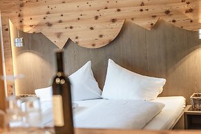 Dips&Drops – SUPERIOR HOTEL · SPORTS · SPA · RESTAURANTS