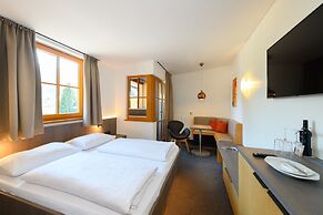 Dips&Drops – SUPERIOR HOTEL · SPORTS · SPA · RESTAURANTS