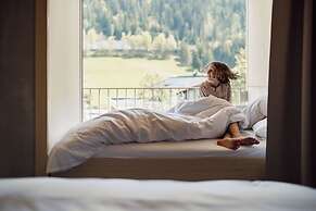 Dips&Drops – SUPERIOR HOTEL · SPORTS · SPA · RESTAURANTS