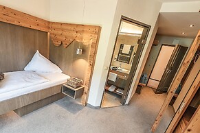 Dips&Drops – SUPERIOR HOTEL · SPORTS · SPA · RESTAURANTS