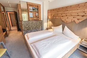Dips&Drops – SUPERIOR HOTEL · SPORTS · SPA · RESTAURANTS