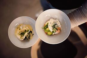 Dips&Drops – SUPERIOR HOTEL · SPORTS · SPA · RESTAURANTS