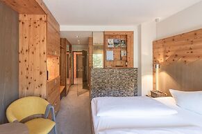 Dips&Drops – SUPERIOR HOTEL · SPORTS · SPA · RESTAURANTS