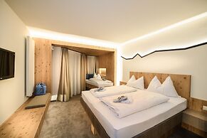 Dips&Drops – SUPERIOR HOTEL · SPORTS · SPA · RESTAURANTS